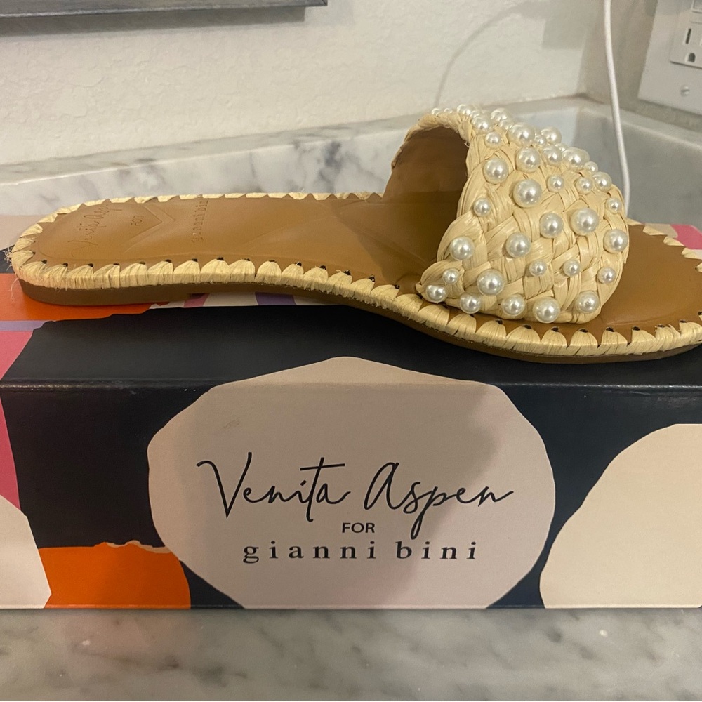 Summer slides/sandals